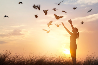 轉知：教育部國民及學前教育署與國立教育廣播電台製播「無毒有我」廣播節目，請親師生多加利用。圖片